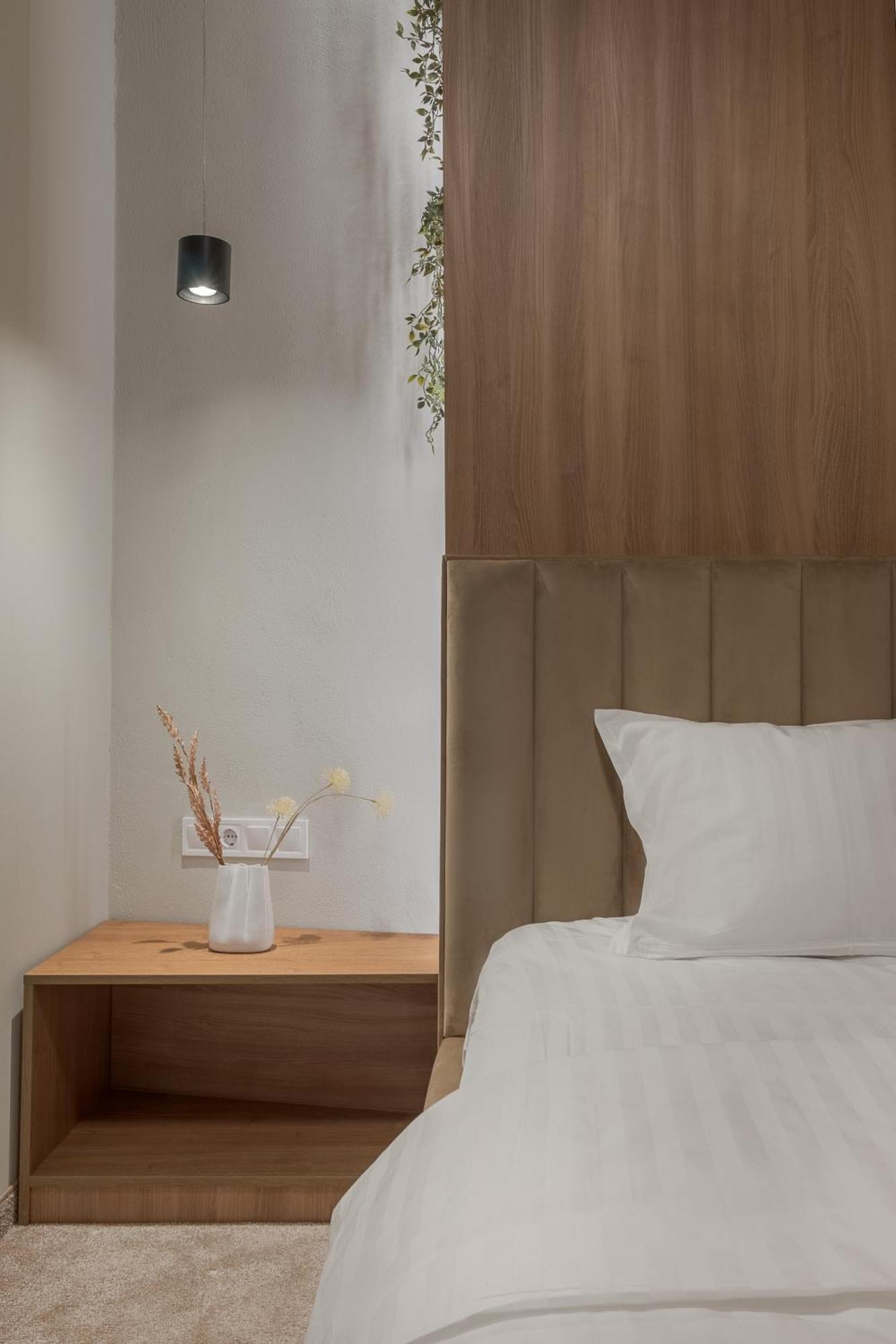 Oasis Rooms Oradea Exterior photo