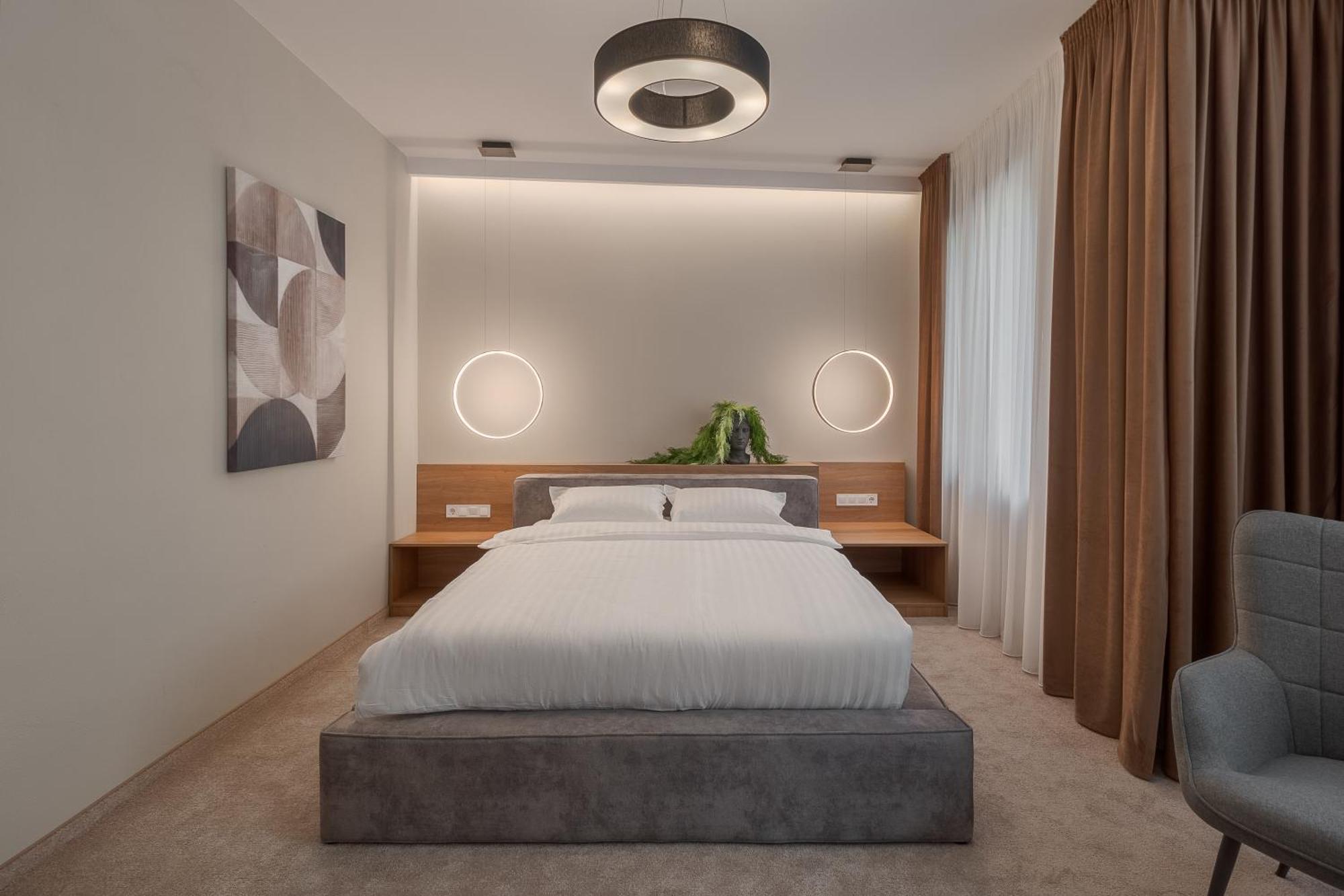 Oasis Rooms Oradea Exterior photo
