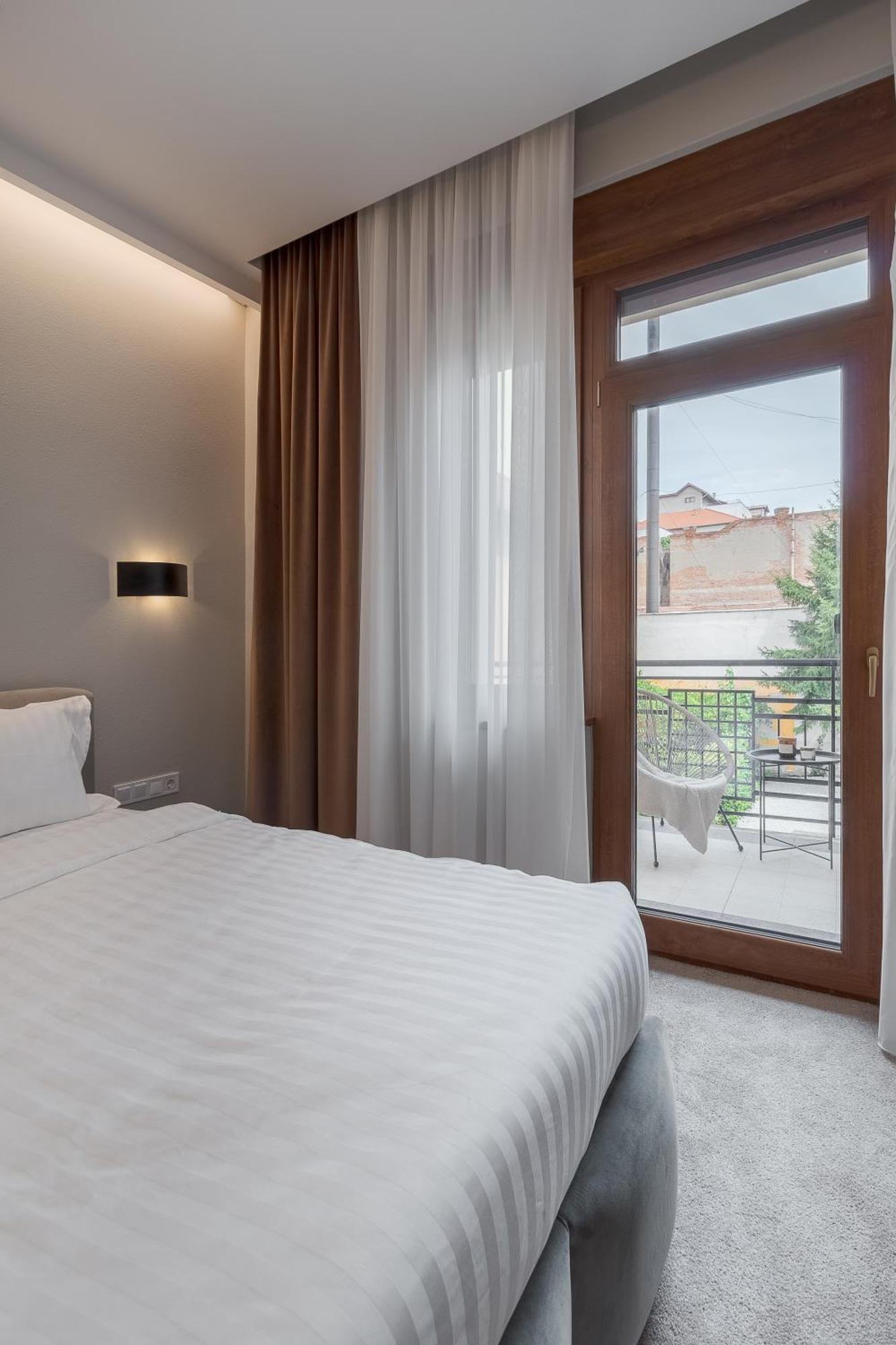 Oasis Rooms Oradea Exterior photo