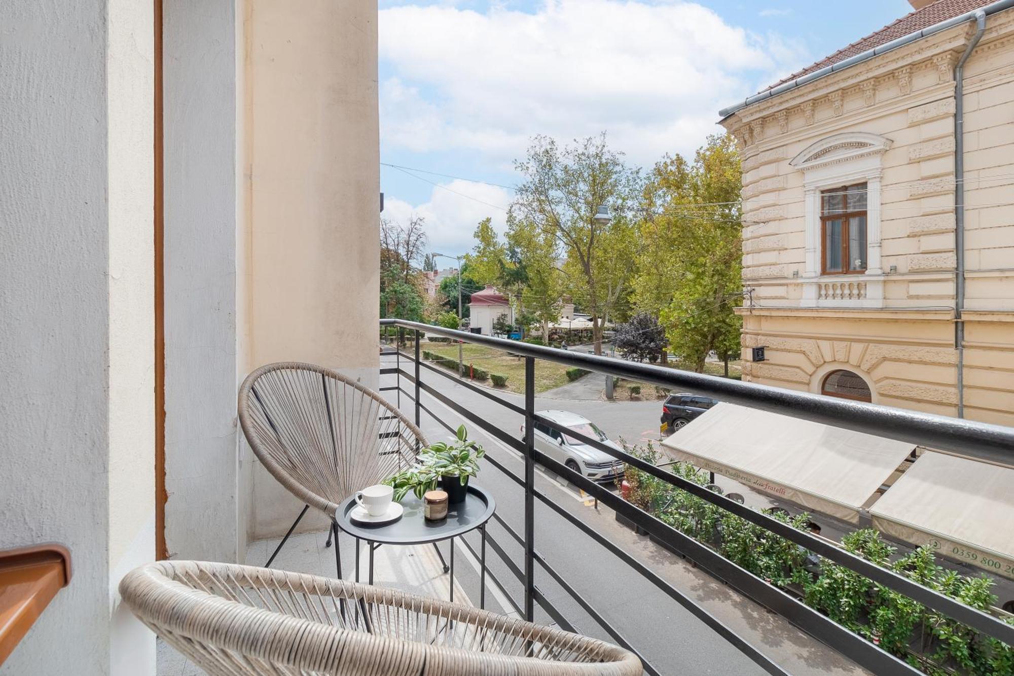 Oasis Rooms Oradea Exterior photo